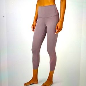 Lululemon Wunder Under Scalloped Hem High-Rise Crop 23